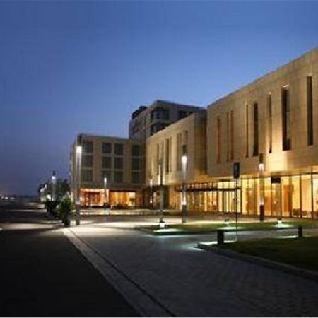 Howard Johnson Plaza Lingang Shanghai Nanhui Eksteriør billede