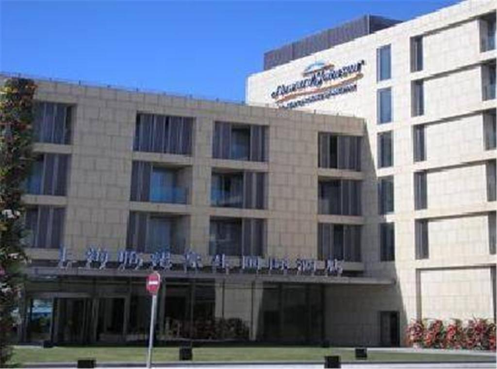 Howard Johnson Plaza Lingang Shanghai Nanhui Eksteriør billede