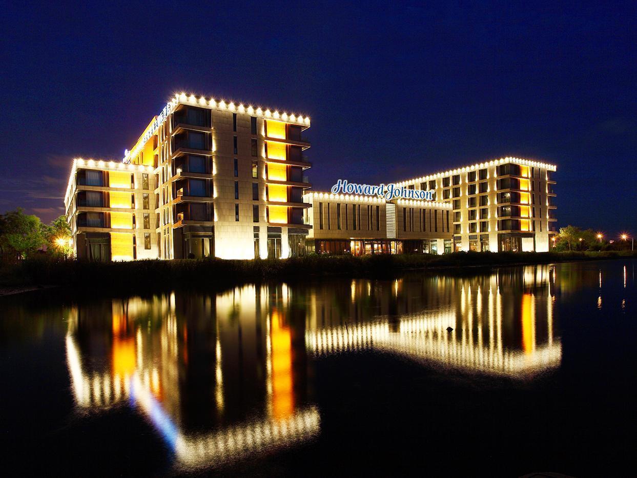 Howard Johnson Plaza Lingang Shanghai Nanhui Eksteriør billede