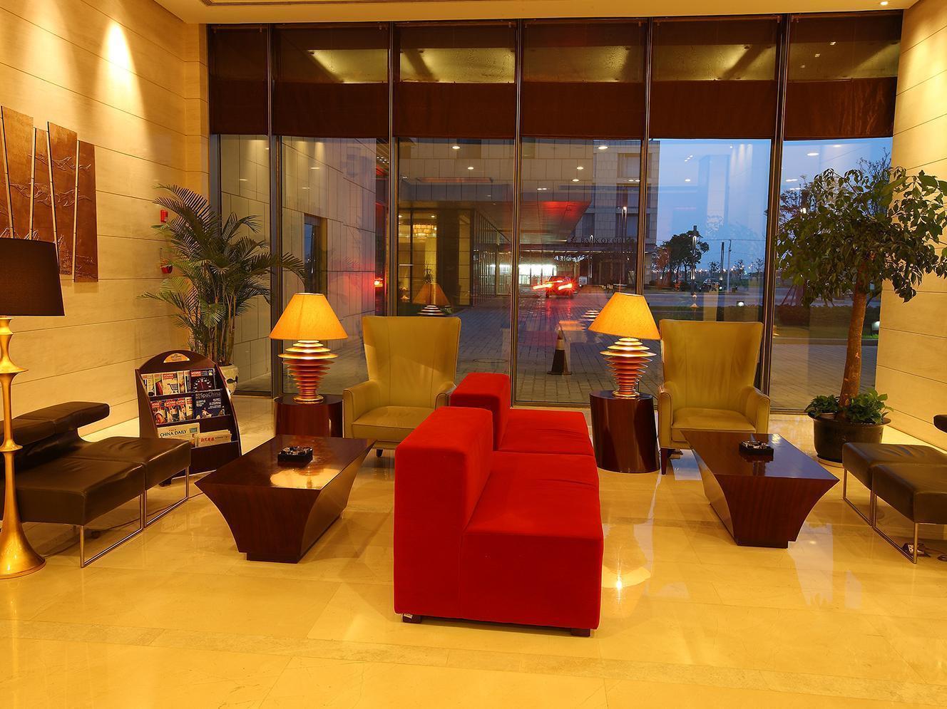 Howard Johnson Plaza Lingang Shanghai Nanhui Eksteriør billede