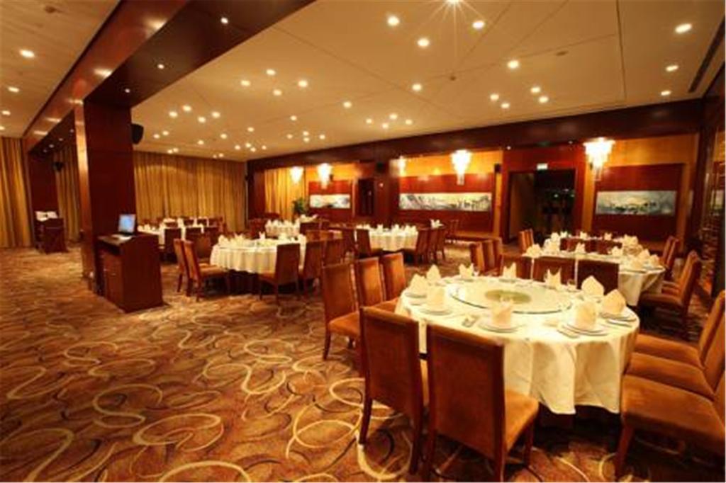 Howard Johnson Plaza Lingang Shanghai Nanhui Eksteriør billede