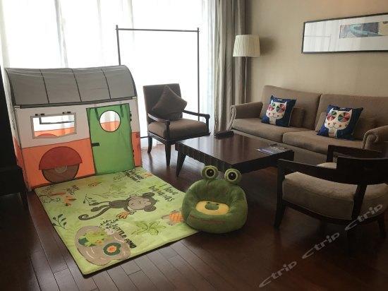 Howard Johnson Plaza Lingang Shanghai Nanhui Eksteriør billede