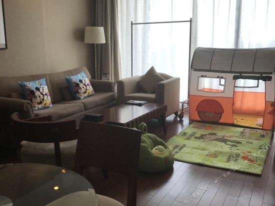 Howard Johnson Plaza Lingang Shanghai Nanhui Eksteriør billede