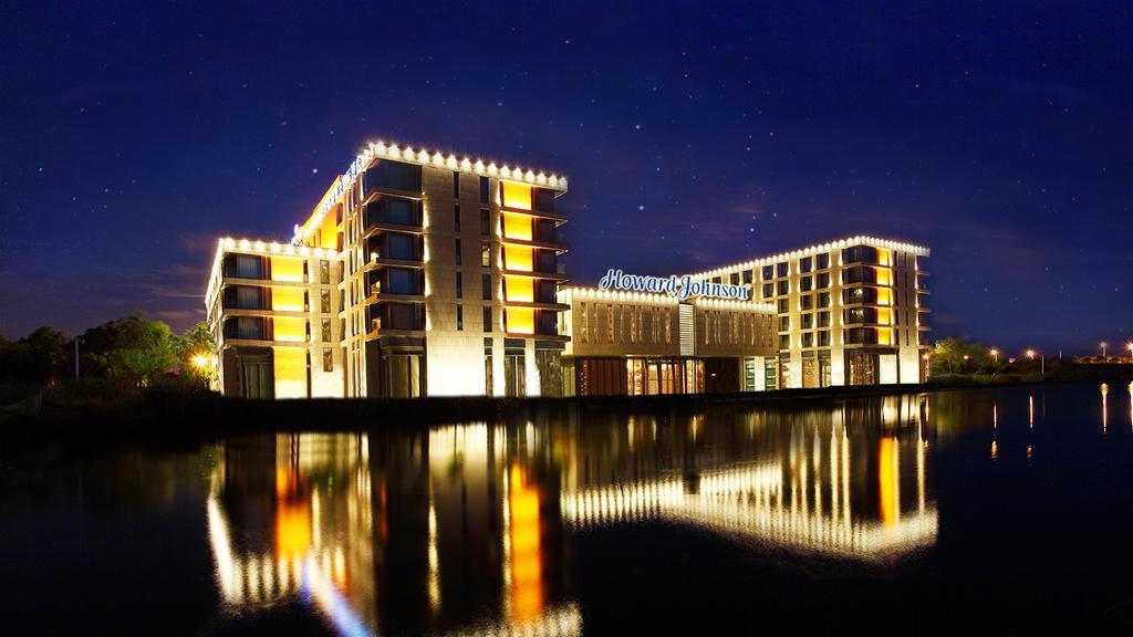 Howard Johnson Plaza Lingang Shanghai Nanhui Eksteriør billede