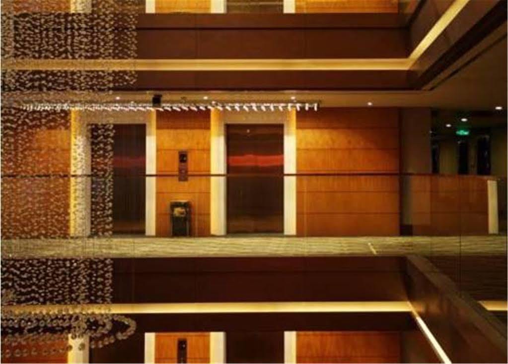 Howard Johnson Plaza Lingang Shanghai Nanhui Eksteriør billede