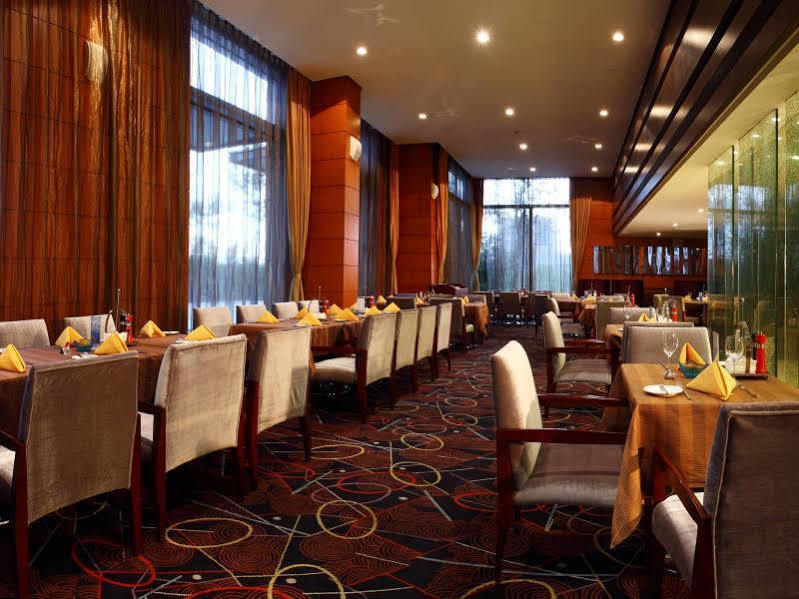 Howard Johnson Plaza Lingang Shanghai Nanhui Eksteriør billede
