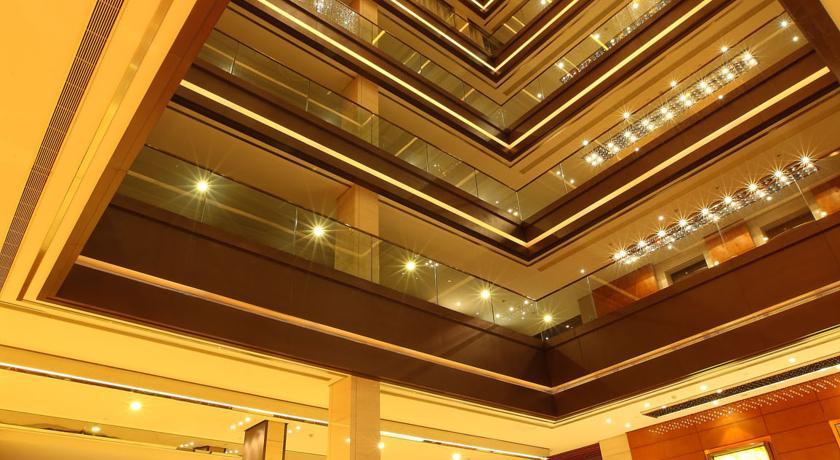 Howard Johnson Plaza Lingang Shanghai Nanhui Eksteriør billede